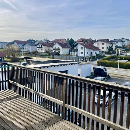 Modernloft Ried, Balcony 아파트 *